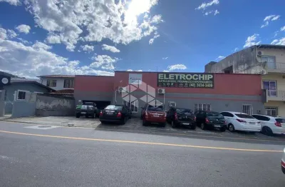 Galpão no bairro bela vista, em são josé, sc, com 815m² privativos, e 01 banheiro social.