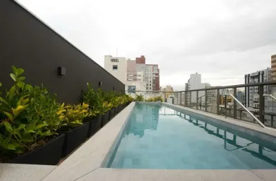 Apartamento à venda com 3 suítes e 2 vagas de garagem no centro em florianópolis/sc.