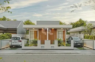 Casa térrea com espaço para 2 carros na frente e pátio nos fundos!