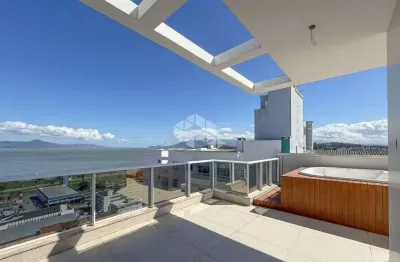 Cobertura de alto padrão no Kobrasol com vista para o mar, piscina, jacuzzi e próximo à Av. Kennedy