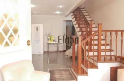 Casa em condomínio, 3 dorms, 3 vagas no campo limpo