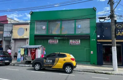 Prédio comercial com 600m², salão térreo, subsolo e piso superior