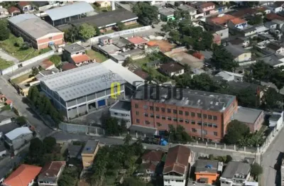 Casa comercial para alugar na Pç Nossa Senhora De Fátima, 275, Jardim Emília, Embu-Guaçu