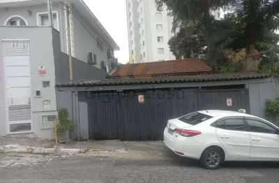 Casa térrea , conforto e localização privilegiada em santo amaro!