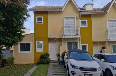 Sobrado á venda em condomínio fechado no horto do ypé