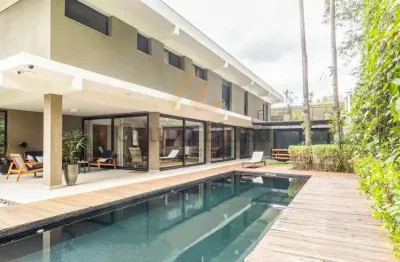 Casa de alto padrão no jardim guedala  675m² de luxo e arquitetura contemporânea