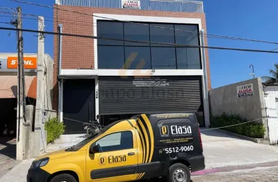 Apresentamos um prédio comercial localizado em um dos melhores bairros da região