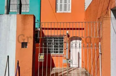 Sobrado  locacão,2 dormitórios, sala, cozinha,banheiro, 1 vaga de garagem