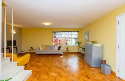 Sobrado à venda em santo amaro - 212m - 3  quartos e 4 vagas reformada