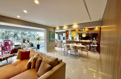 Apartamento à venda  - 181m com 3 quartos(1 suíte), 2 vagas - reformado