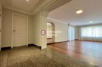 Vende-se apartamendo de 310m² com 4 suites, 4 vagas e despensa