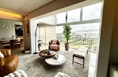 Cobertura no Campo Grande á venda com 280m - reformada com 3 suítes - 3 vagas