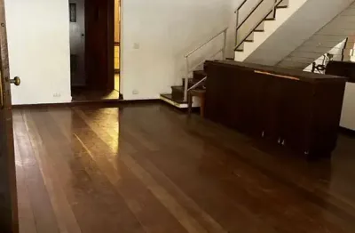 Sobrado para reforma alto da boa vista - 174m2, 3 quartos, 1 suíte, 2 vagas