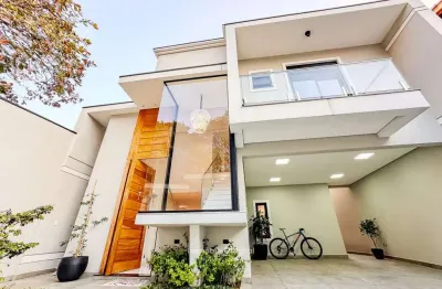 Casa reformada à venda jd. bélgica - 229m2, 4 quartos, 4 suítes, 3 vagas