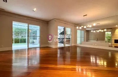 Casa de condomínio chácara monte alegre - 246m2, 3 quartos, 3 suítes, 3 vagas