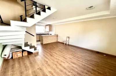 Casa em condominio a venda com 3 quartos(1suite), 3 vagas e churrasqueira.