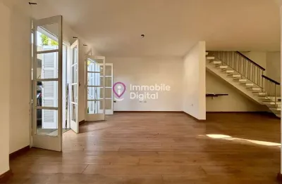 Sobrado à Venda com 3 Quartos (1 Suíte) e 3 Vagas - Jardim Marajoara