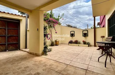Casa à venda 175m², 3 quartos, churrasqueira carvão e 2 vagas- alto da boa vista
