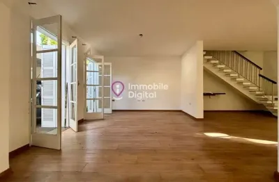 Sobrado à Venda com 3 Quartos (1 Suíte) e 3 Vagas - Jardim Marajoara