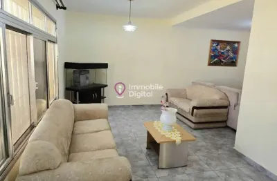 Casa Térrea à Venda com 3 Quartos, 1 Suíte e 3 Vagas  Próx. Metrô Campo Limpo