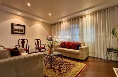 Sobrado Duplex à Venda com 4 Dormitórios, 3 Vagas e Piscina - Jardim Marajoara