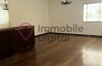 Sobrado para Reforma Alto da Boa Vista - 174m2, 3 quartos, 1 suíte, 2 vagas