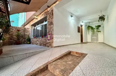 Sobrado à Venda 132m², 3 quartos, 2 vagas, Porteira fechada, Campo Grande