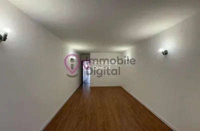 Sobrado á venda Jardim Itapeva, 170m², 3 quartos, 5 banheiros e 2 vagas, quintal