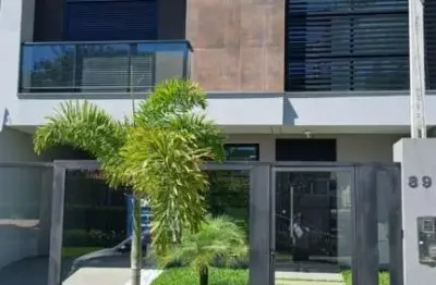 Sobrado com 3 quartos  à venda, 147.00 m2 por R$1350000.00  - Agua Verde - Curitiba/PR