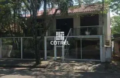 Casa alto padrão situada no bairro nsª srª das dores