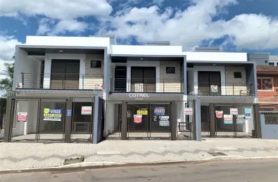 Casa duplex com 3 dormitórios, suíte e 2 vagas de garagem no bairro camobi