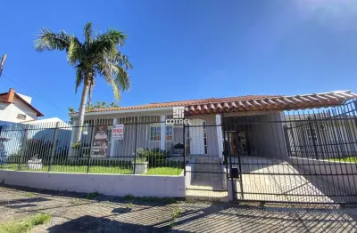 Casa para venda com 3 dormitórios 1 sendo suíte, piscina, 2 vagas de garagem sit
