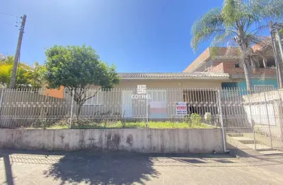 Casa 2 dormitórios com 2 vagas de garagem no bairro pinheiro machado localizada