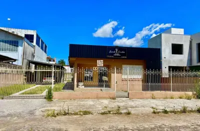 Casa comercial para venda e locação 4 salas, 2 banheiro social situada no bairro