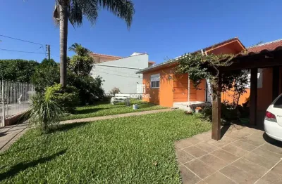 Casa para venda 3 dormitórios sendo 1 suíte, 2 vagas de garagem situada no bairr