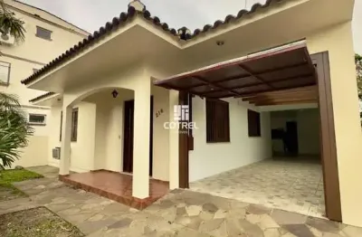 Casa para locação 3 dormitórios sendo 1 suíte, 2 vagas de garagem, situada no ba