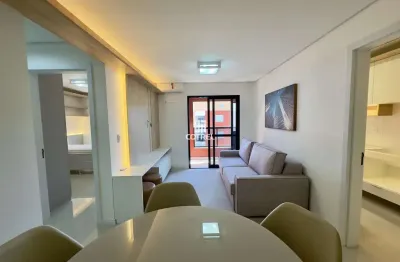 Apartamento decorado à venda com 2 dormitórios (1) suíte e 1 vaga de garagem no