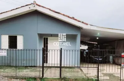 Casa à venda 3 dormitórios, piscina, pátio amplo, 3 vagas de garagem, situado no
