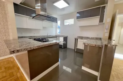 Cobertura para locação e venda 3 dormitórios, 1 suíte, 3 vagas de garagem, situa