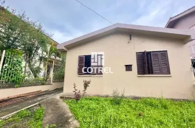 Casa para locação com 03 dormitórios, banheiros, 02 vagas de garagem localizado