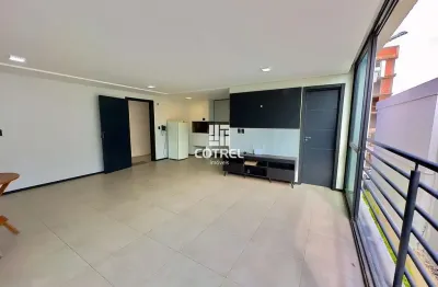 Apartamento á venda 01 dormitório, 01 banheiro localizado no bairro camobi em sa