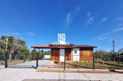 Chalé á venda 02 dormitórios sendo 1 suíte, 01 vaga de garagem localizada no bai