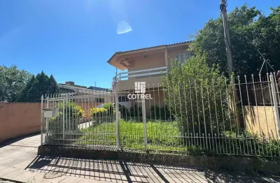 Casa á venda com 03 dormitórios, 02 banheiros e 02 vagas de garagem localizada n