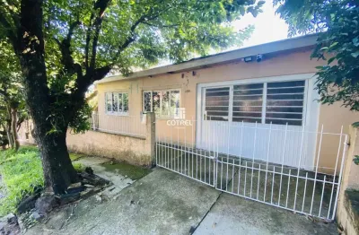 Casa á Venda 03 dormitórios, 02 banheiros, 02 vagas de garagem localizada no bai