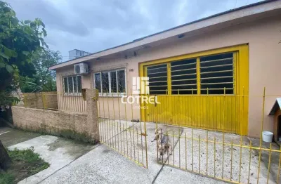 Casa á venda 04 dormitórios, 02 banheiros, 02 vagas de garagem localizada no bai