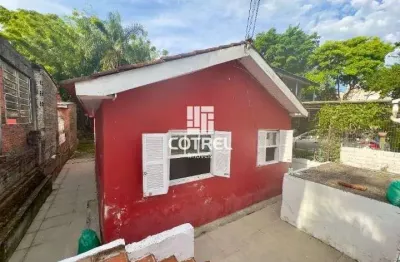 Casa para locação com 02 dormitórios, 01 banheiro localizada no bairro menino je