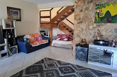 Casa com 5 quartos à venda na Py, Serra Grande, Niterói