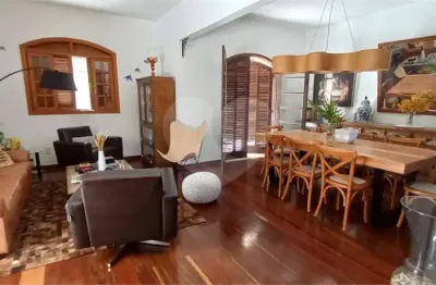 Casa em condomínio fechado com 5 quartos à venda na Rua Chile, 84, Vila Progresso, Niterói