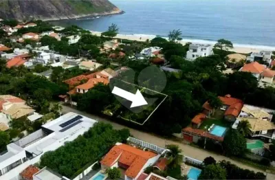 Terreno à venda na Dos Cravos, Itacoatiara, Niterói