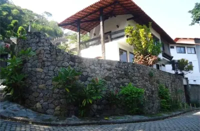 Casa com 3 quartos à venda na Rua Doutor Henrique Portugal, São Francisco, Niterói
